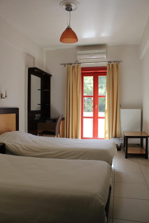 Aposperides Hotel Livadi  Exterior photo